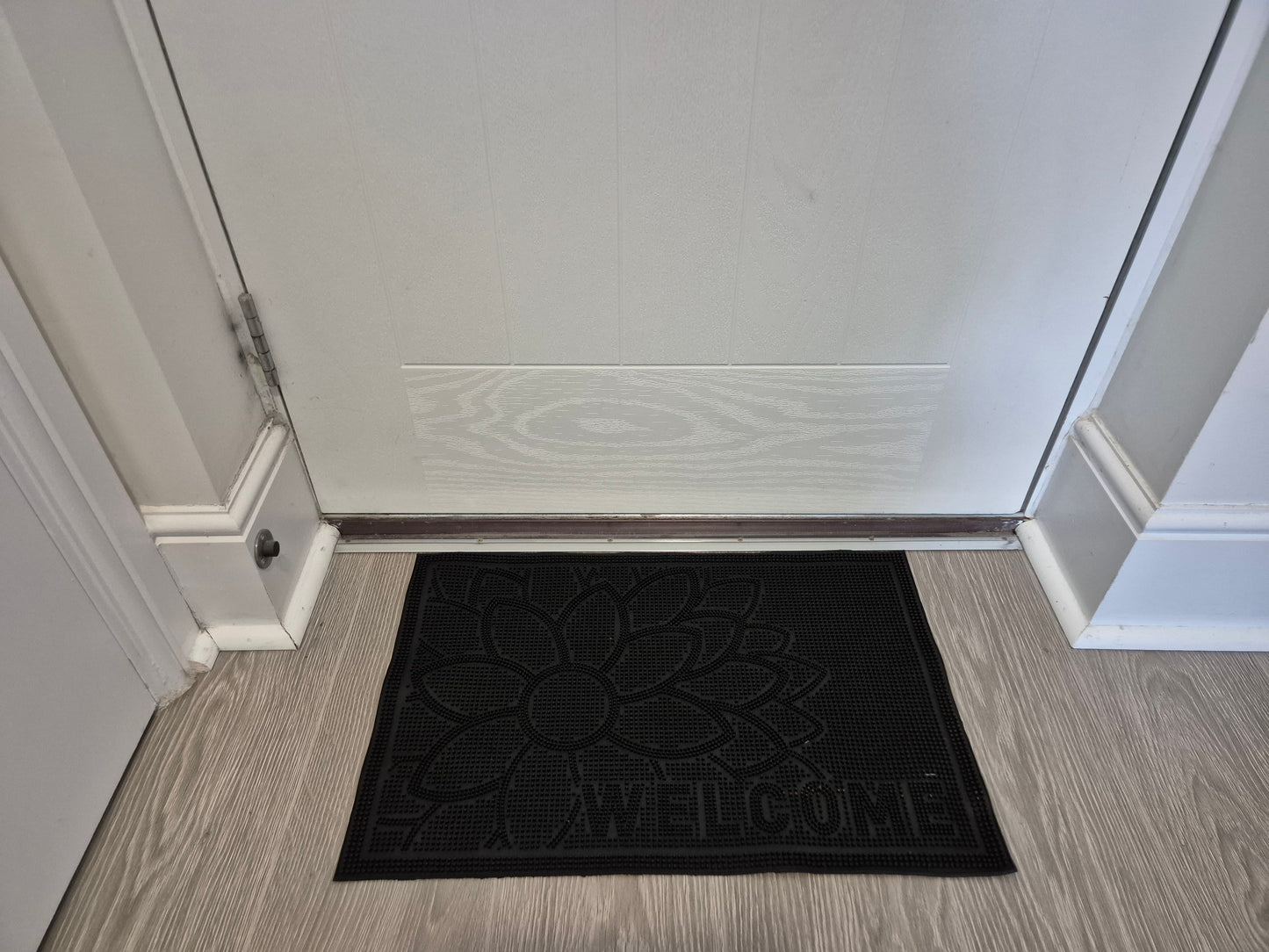 'Welcome' Large Flower Design Rubber Door Mat (60cm x 40cm)