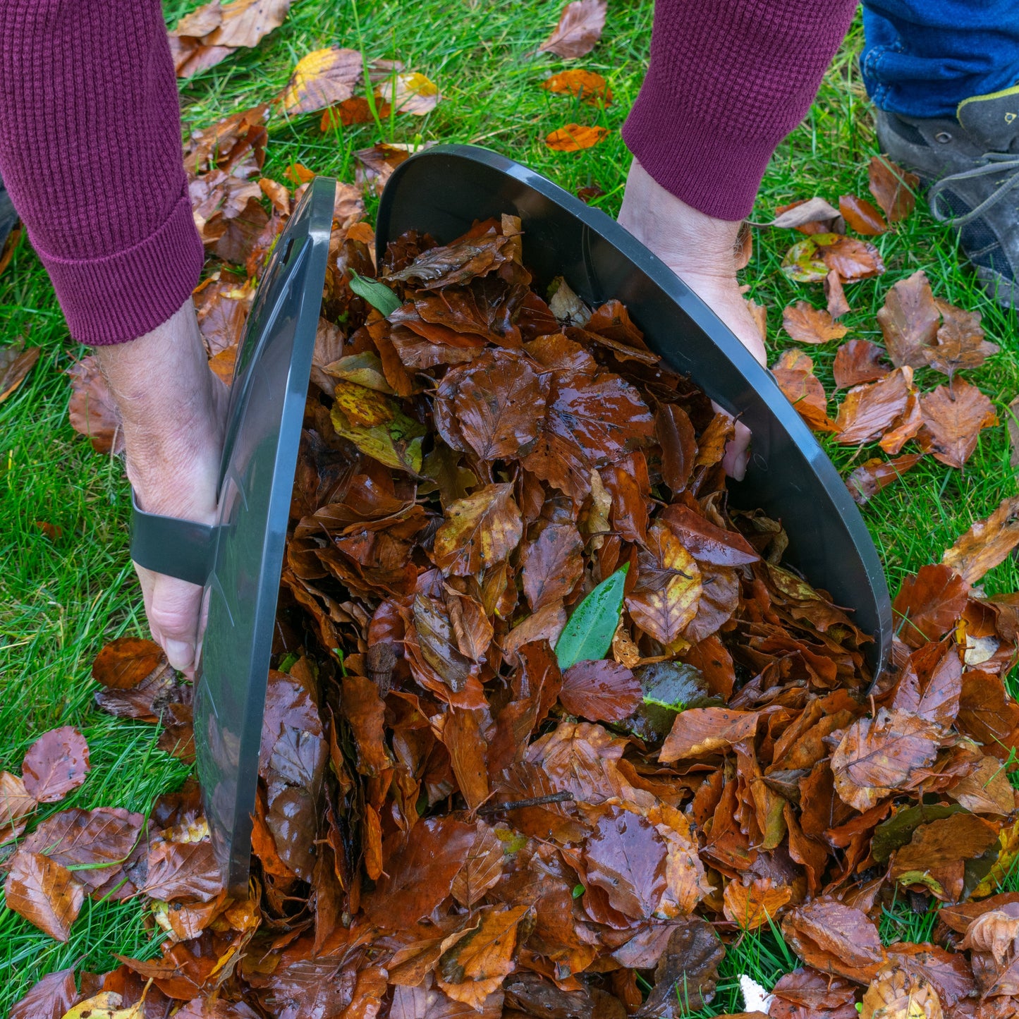Leaf Grab Garden Cleaning Scoops (Dark Grey)