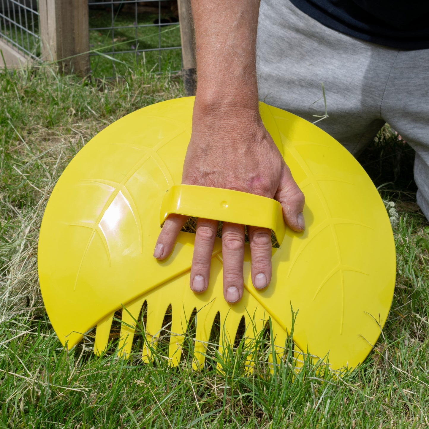 Leaf Grab Garden Cleaning Scoops (Yellow)