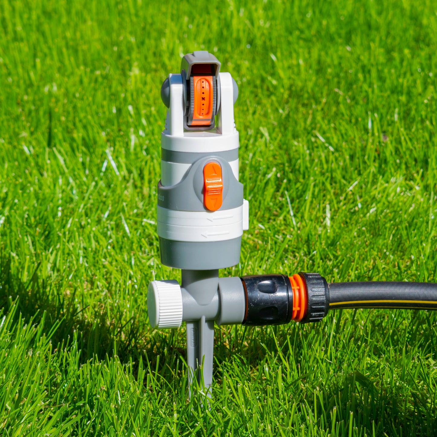 4-Pattern Gear Drive Sprinkler (White/Grey)