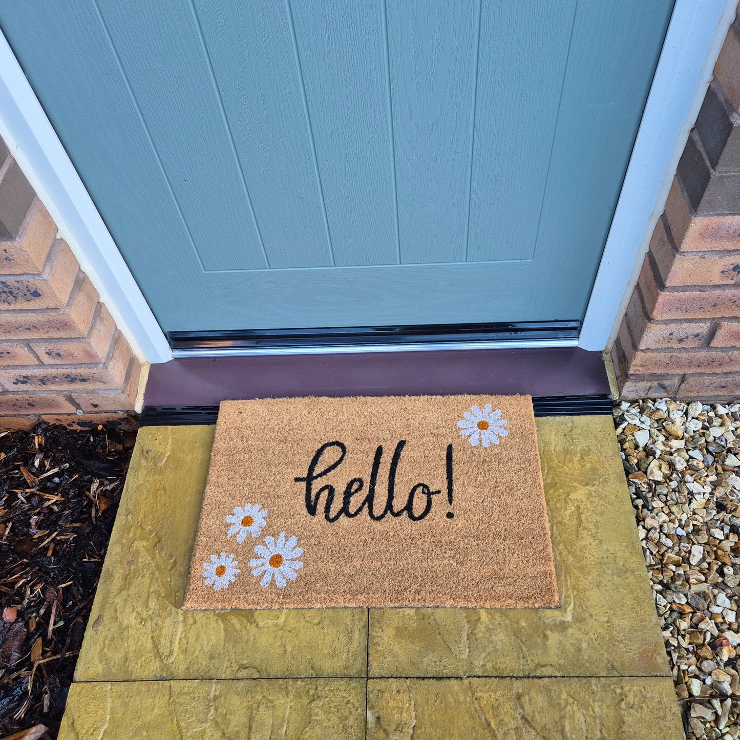 'Hello!' Daisy Print Coir Fibre Doormat with Rubber Backing (60cm x 40cm)