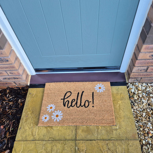 'Hello!' Daisy Print Coir Fibre Doormat with Rubber Backing (60cm x 40cm)