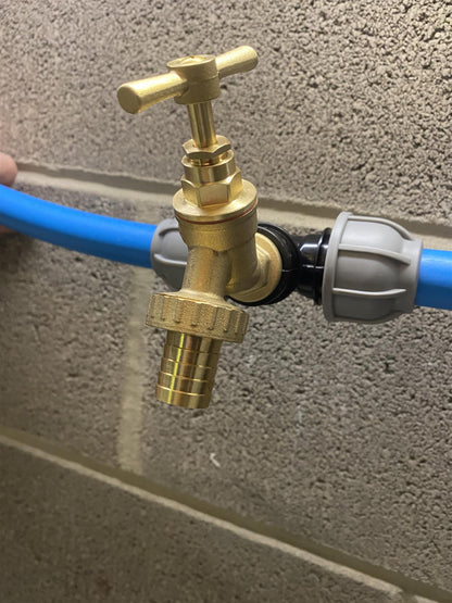 20mm MDPE Tee & Brass Bib Tap – ½″ Hose Barb