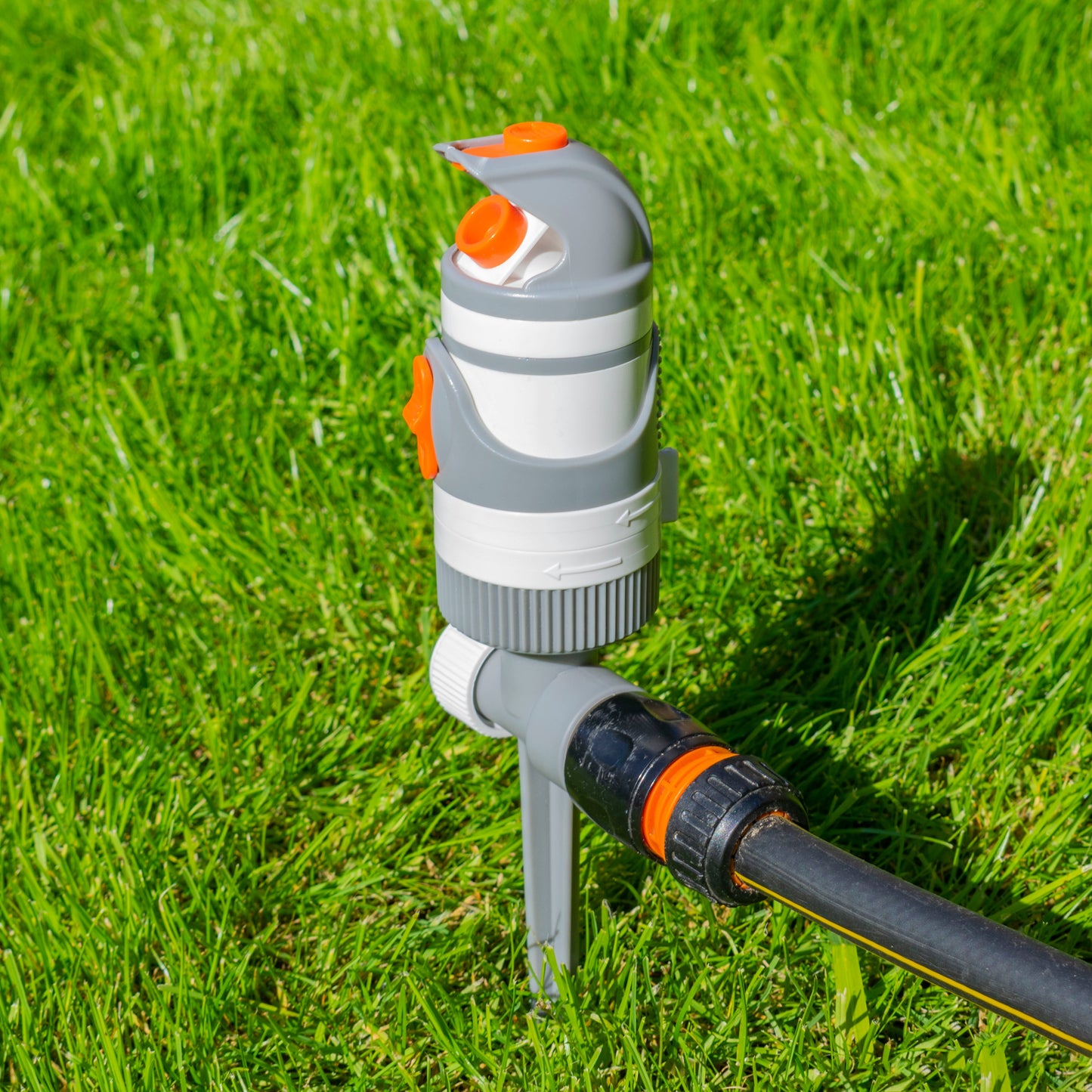 2-Pattern Gear Drive Sprinkler (White/Grey)