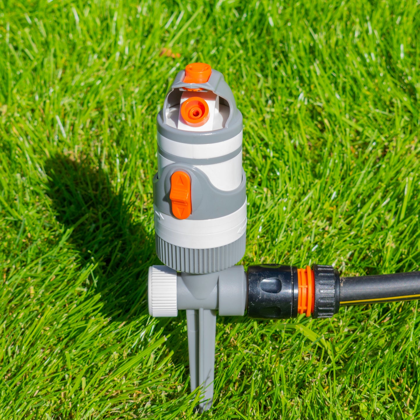 2-Pattern Gear Drive Sprinkler (White/Grey)