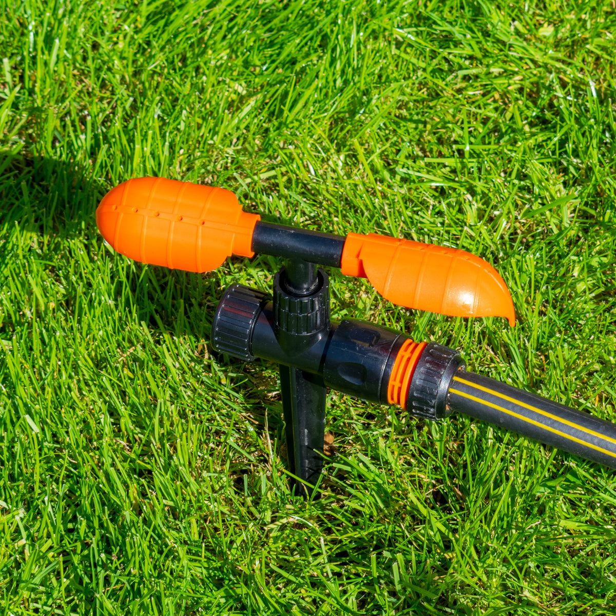 Bradas 2-Arm Rotating Spike Sprinkler – Orange