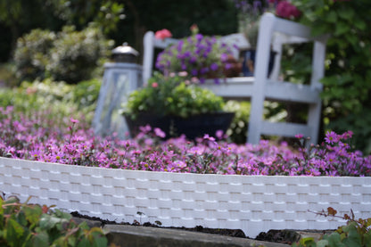 Lawn Edging, 2.4 Metres Plastic Palisade Rattan Effect (Grey)