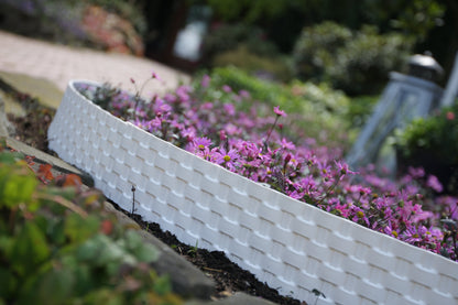 Lawn Edging, 2.4 Metres Plastic Palisade Rattan Effect (Grey)