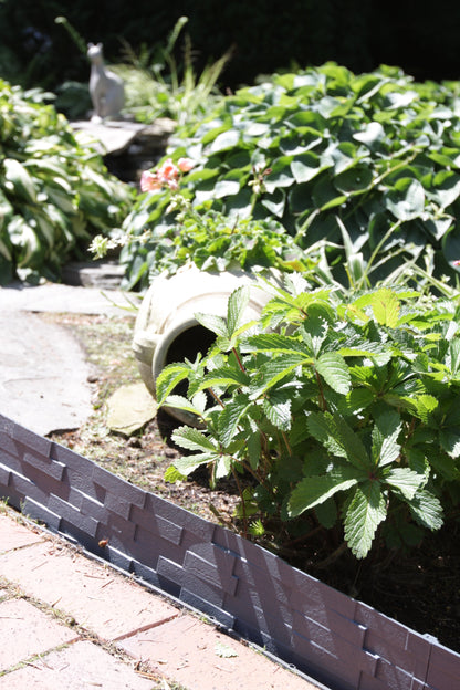 Lawn Edging, 2.38 Metres Plastic Palisade Slate Effect (Brown)