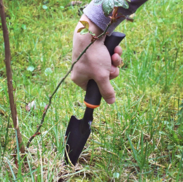 DE LUXE Narrow Steel Hand Trowel – 6cm Wide