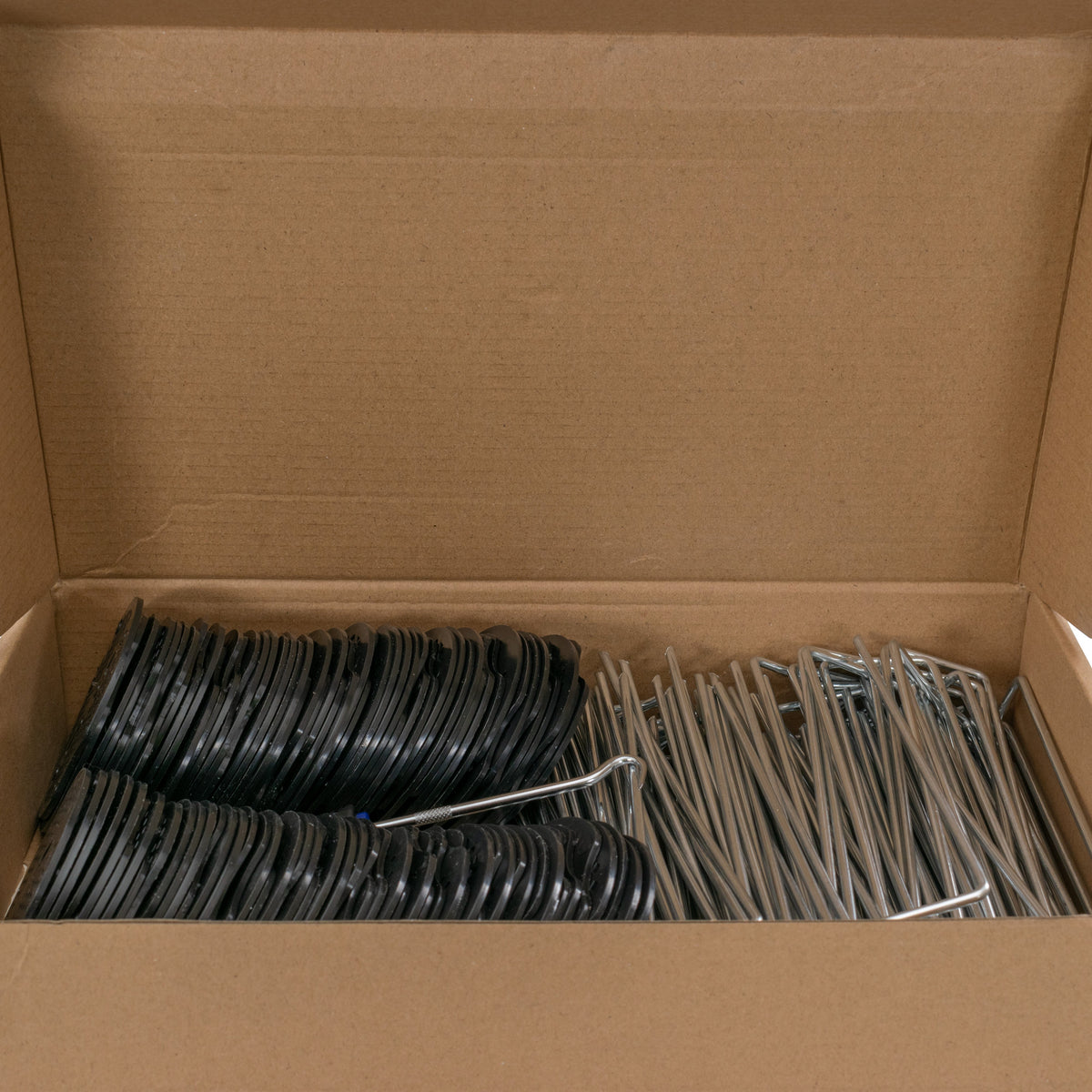 150mm Weed-Membrane Peg & Plate Kit – Mallet and Red Puller