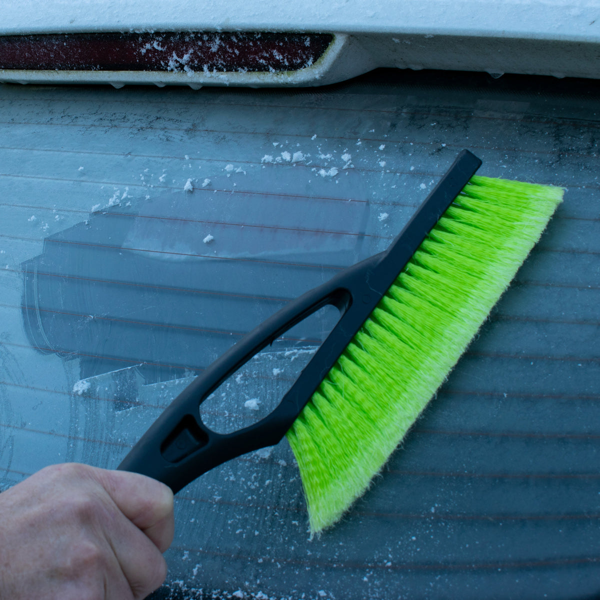2-in-1 Snow Brush & Ice Scraper with Foam Grip – Black/Lime