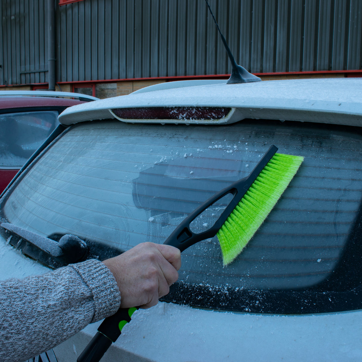 2-in-1 Snow Brush & Ice Scraper with Foam Grip – Black/Lime